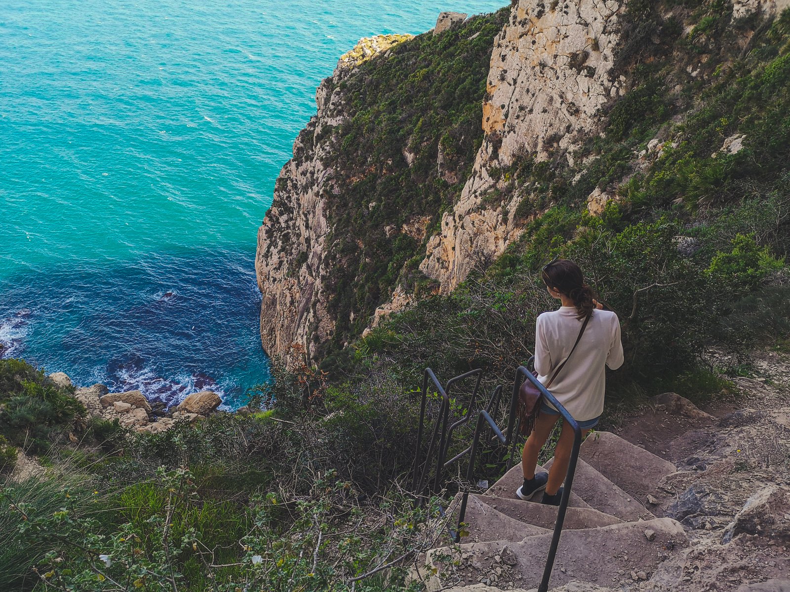 Cendra Cave walking trail in Moraira, Spain